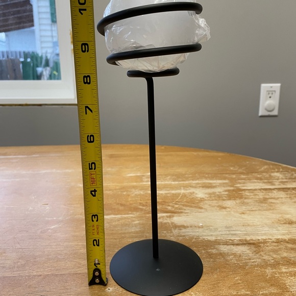 10” Spiral candle holder - Picture 2 of 2
